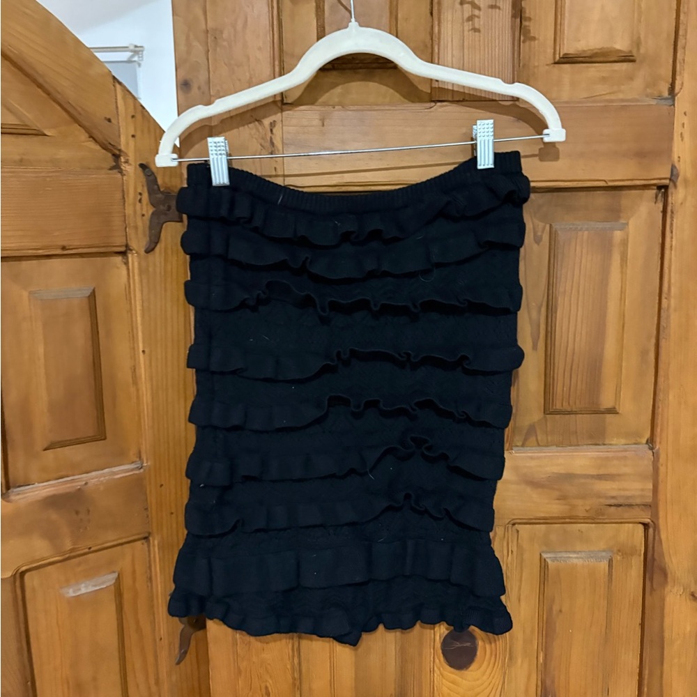 Black Ruffled Strapless Top - Picture 3 of 4